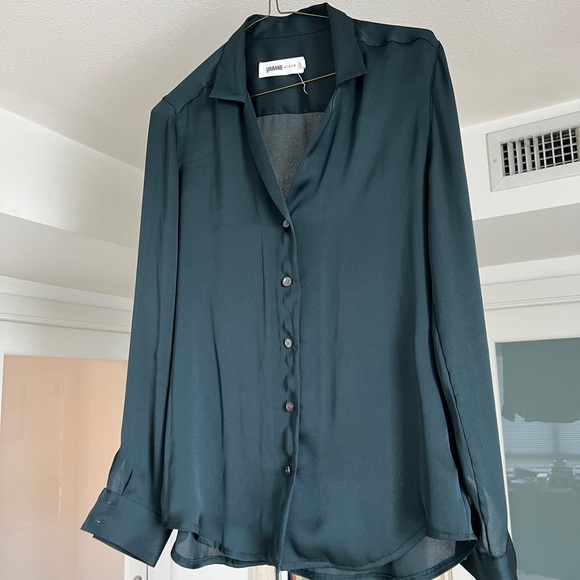 Green sateen button up top - Picture 3 of 3